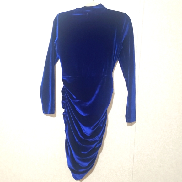 NEW...BOOHOO....Elegant Blue Velvet Dress..SIZE:12 - Picture 4 of 13